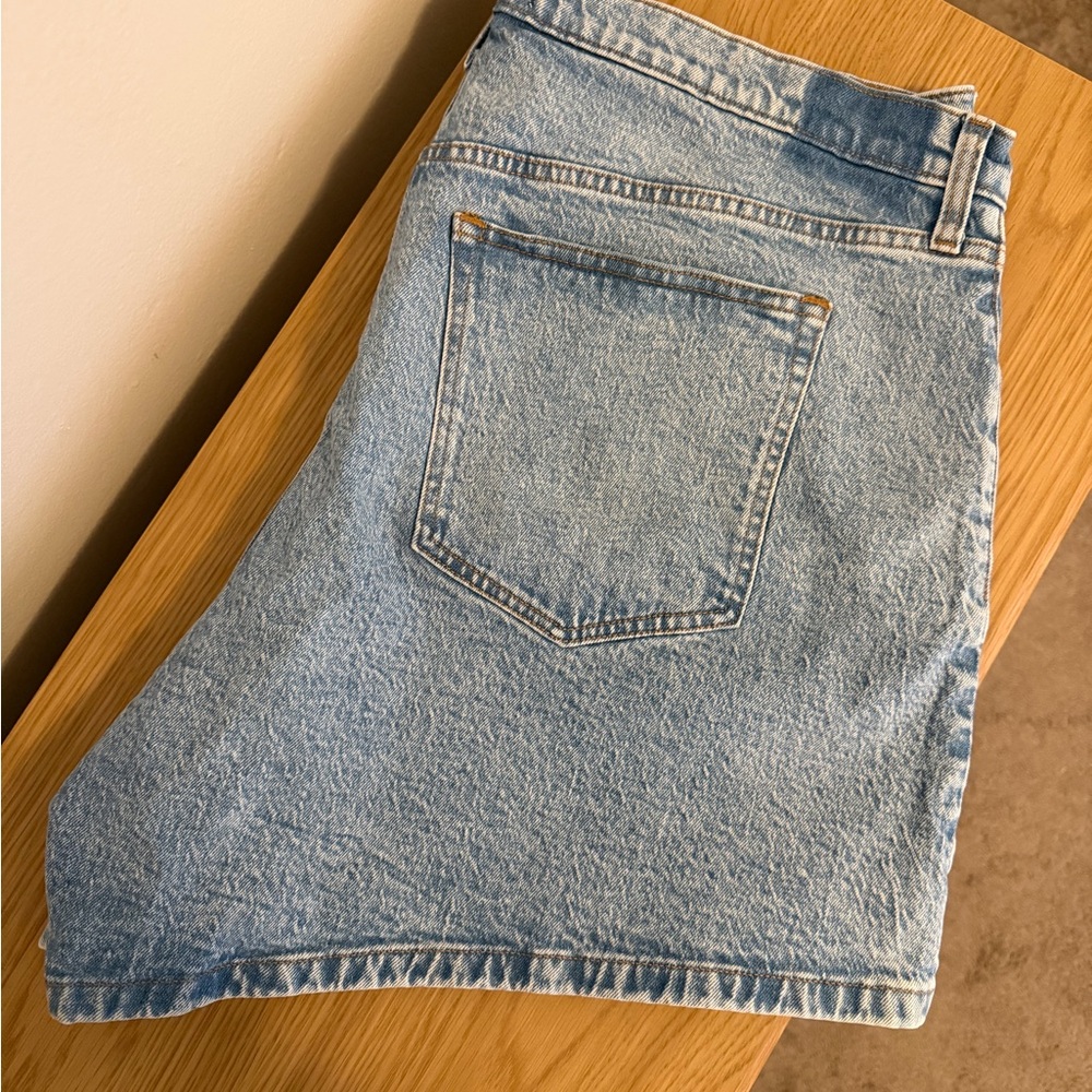 Abercrombie & Fitch Women's Dad high rise shorts